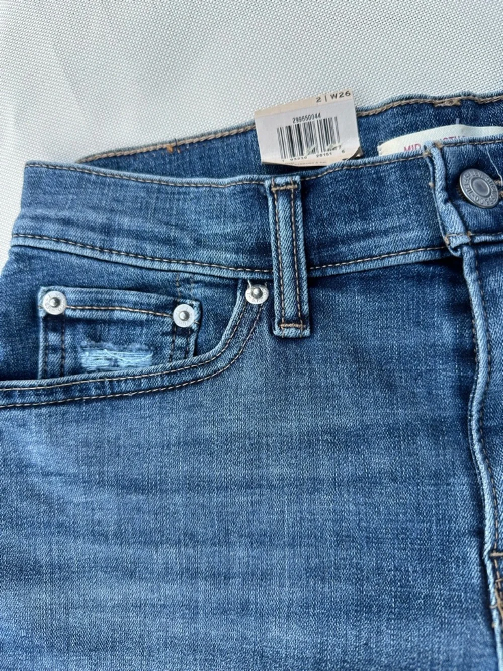 Levi's Women's Mid-Blue Rolled Hem Distressed Denim Shorts size 26 - Picture 5 of 10
